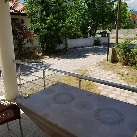 Begonville Apart